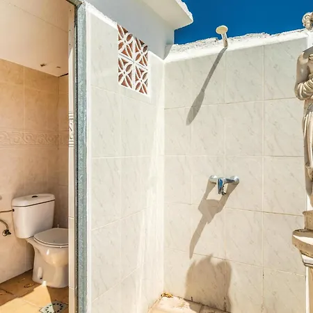 Holiday home 5 Bedroom Beautiful In Roda De Bera *