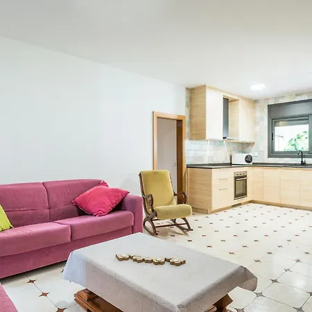 5 Bedroom Beautiful In Roda De Bera *