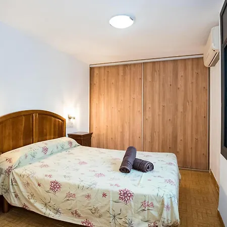 Holiday home 5 Bedroom Beautiful In Roda De Bera *